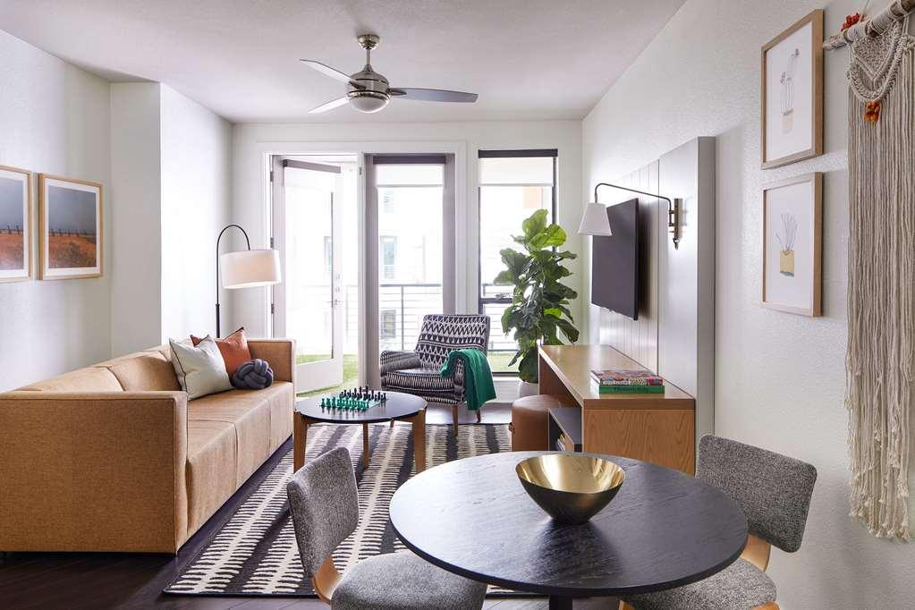 Отель Sentral East Austin At 1614 E. Sixth Номер фото